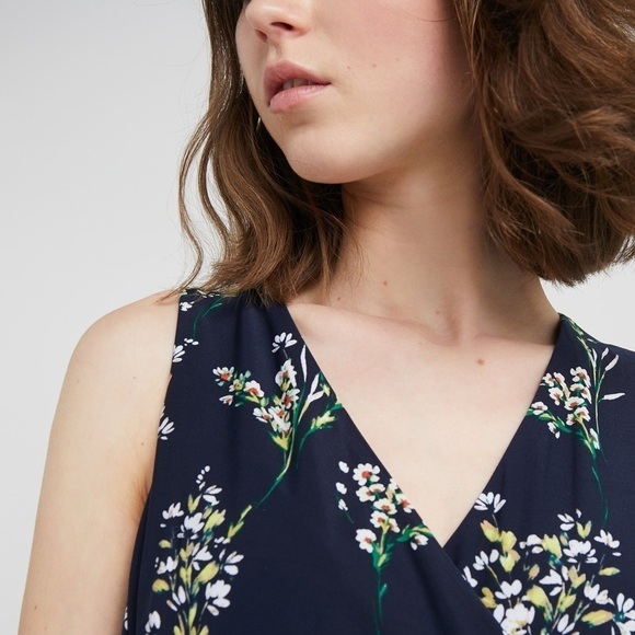 NWT LAUREN RALPH LAUREN DRESSES
Carana Faux Wrap Midi Dress - Picture 3 of 7